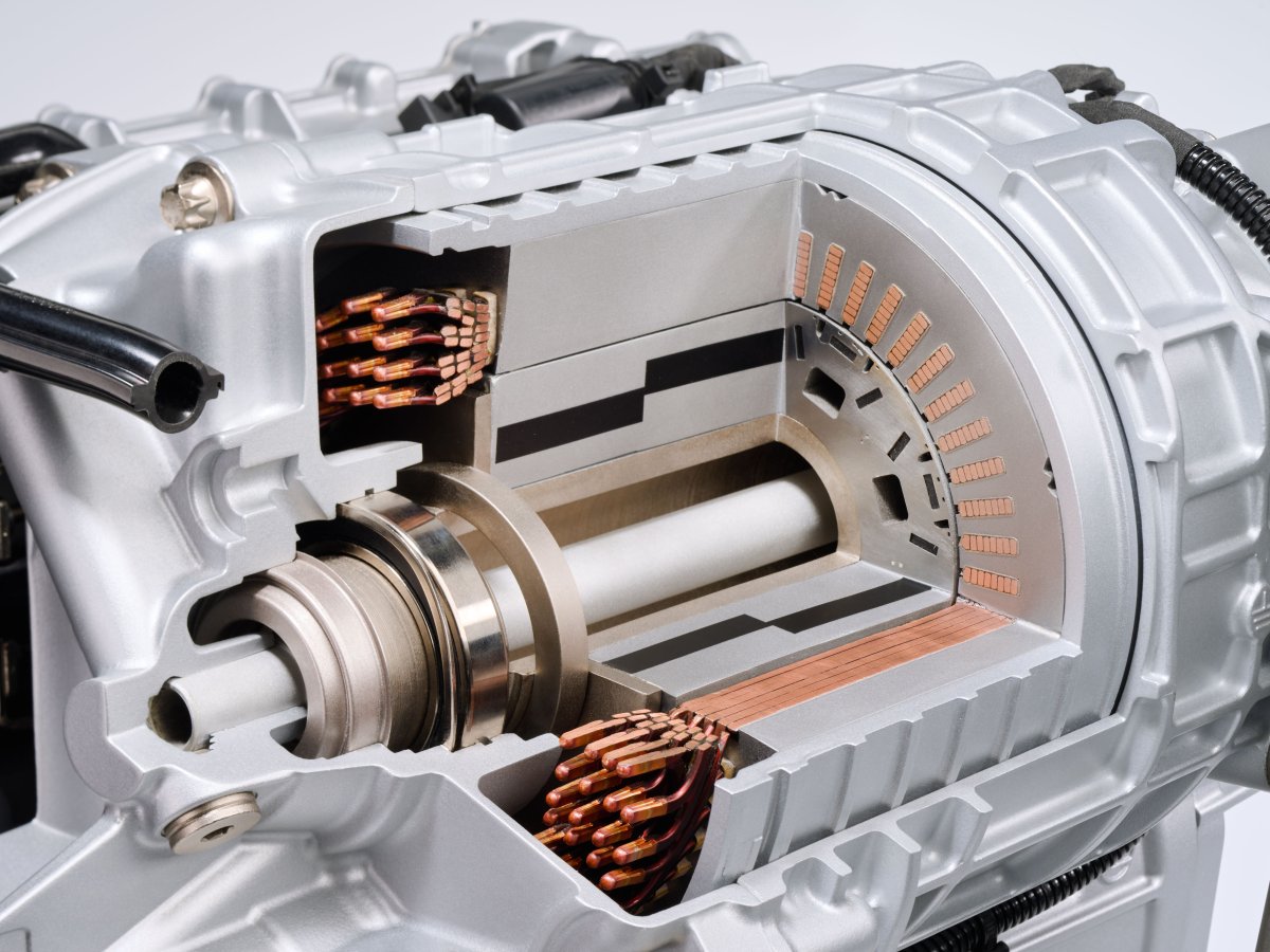 Liquid-filled motor